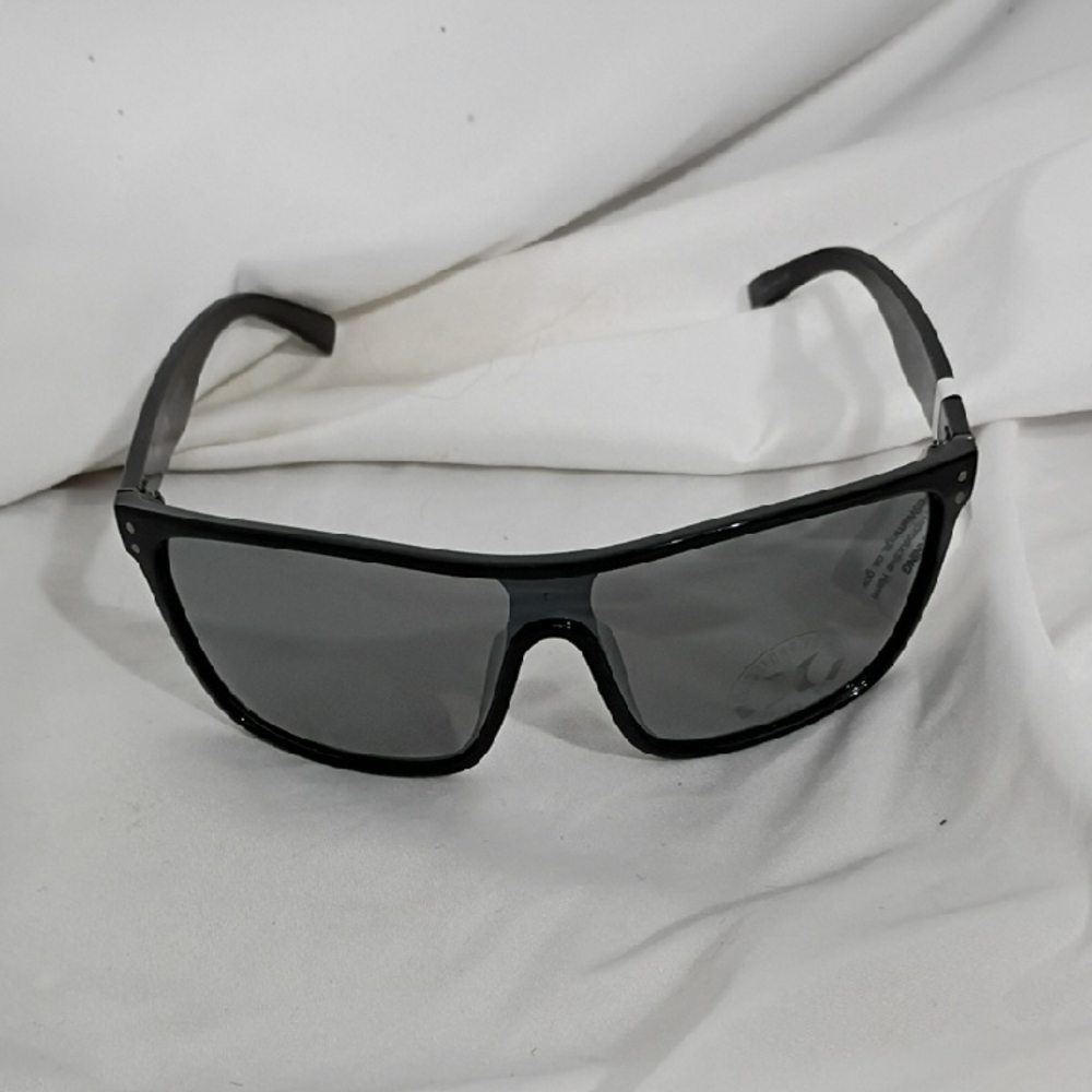 NWT Hurley Black Frame Polarized Aviator Sunglasses HSM10340P No Case Included